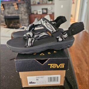 Teva sandals little boy size 11